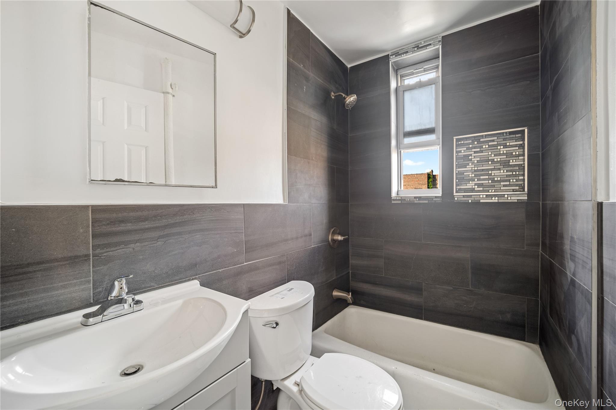 Single Family Sutter Brooklyn, NY 11208, MLS-1009448-17