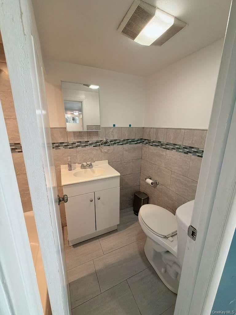 Single Family Ely Bronx, NY 10469, MLS-1009470-10