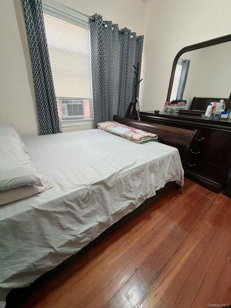 Single Family Ely Bronx, NY 10469, MLS-1009470-4