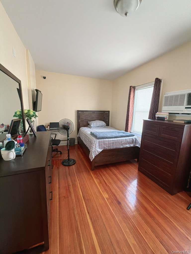 Single Family Ely Bronx, NY 10469, MLS-1009470-6