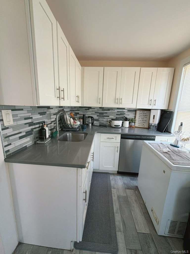 Single Family Ely Bronx, NY 10469, MLS-1009470-7