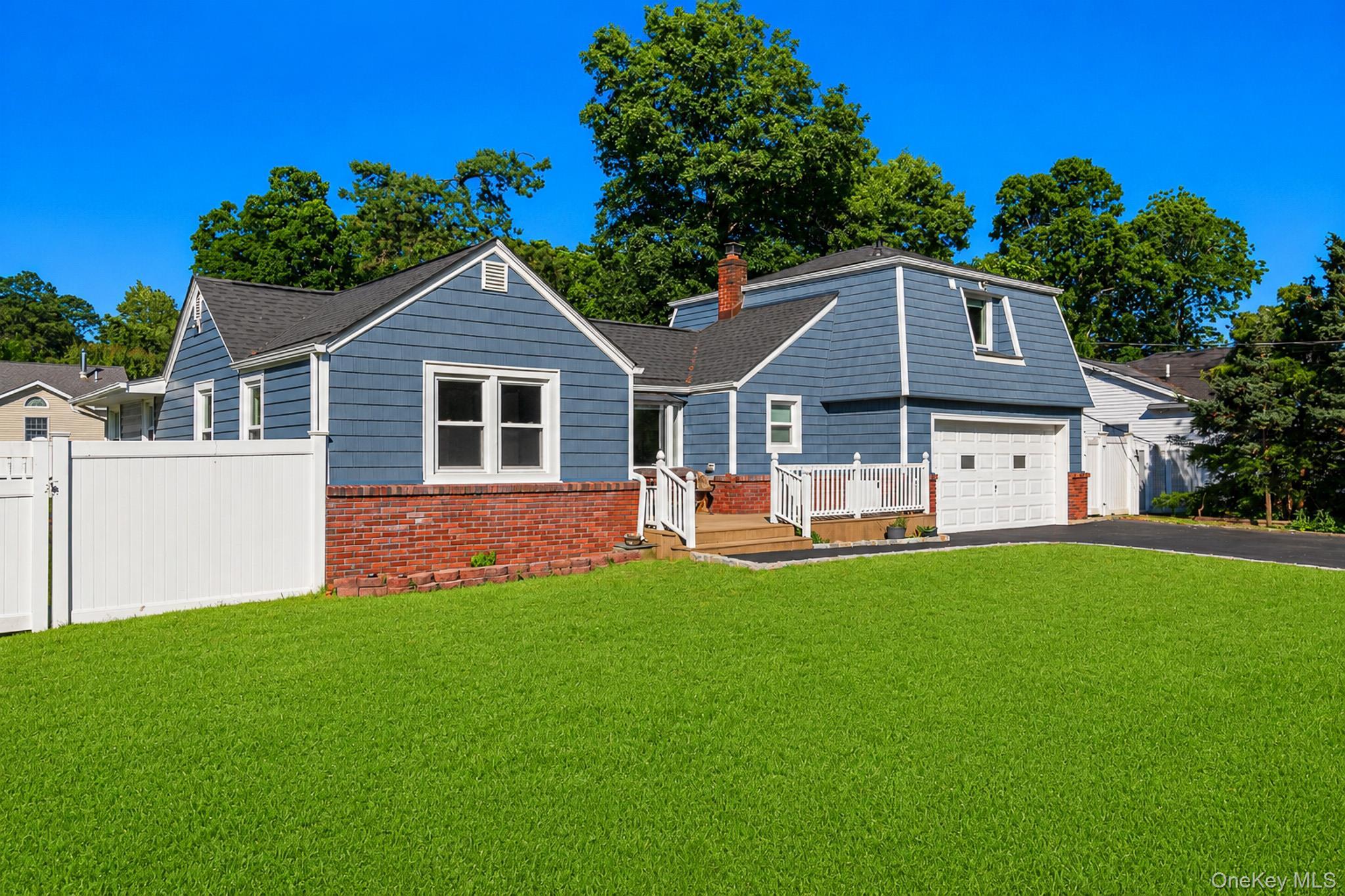 Single Family Lillian Road  Suffolk County, NY 11767, MLS-1009483-3