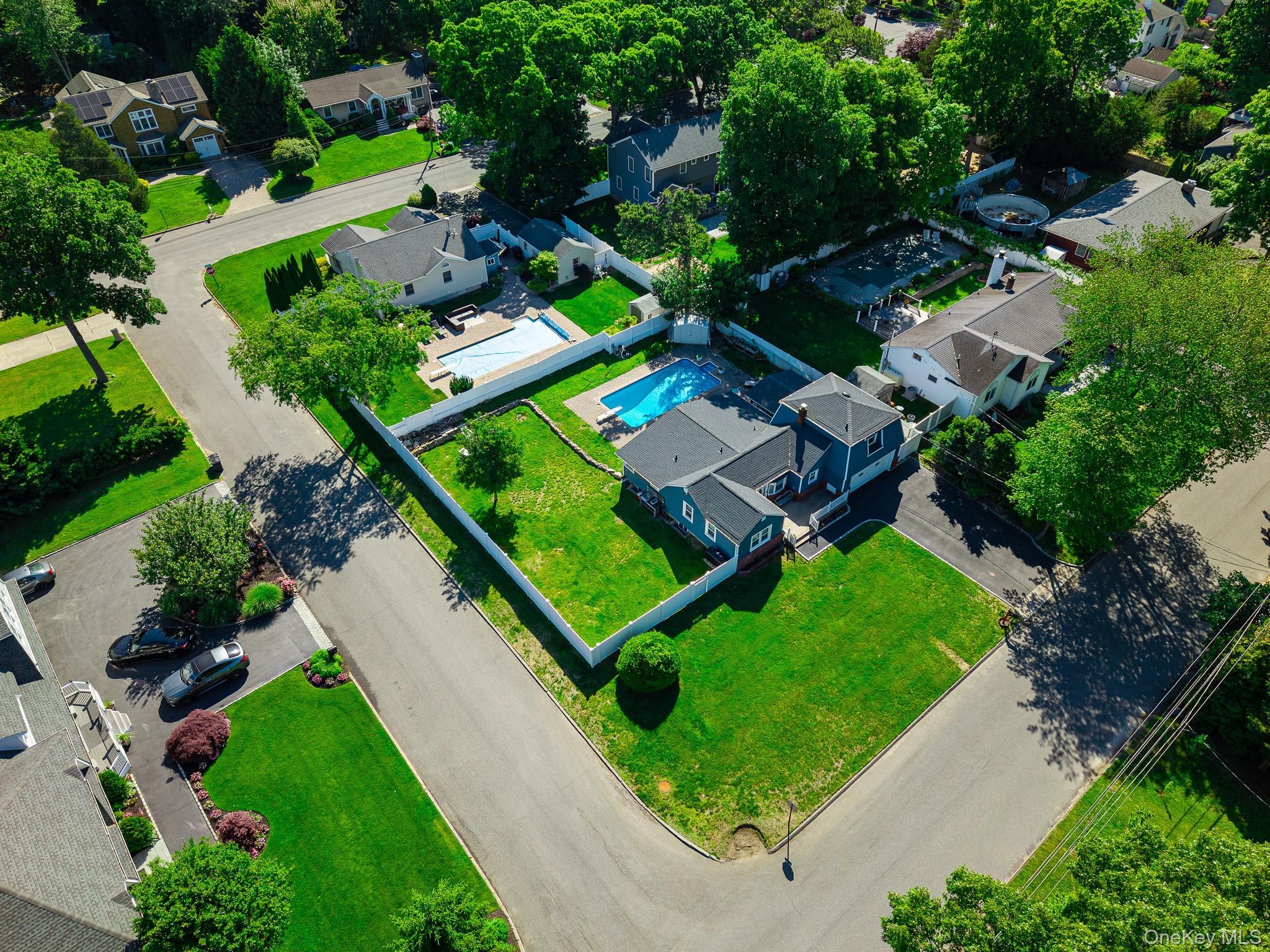 Single Family Lillian Road  Suffolk County, NY 11767, MLS-1009483-39