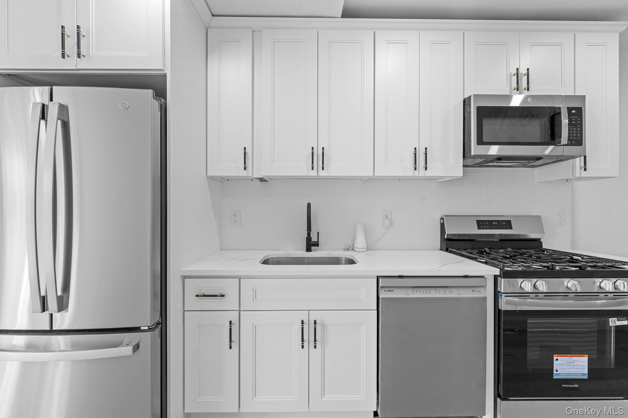 Single Family Linwood  Brooklyn, NY 11208, MLS-1009492-3