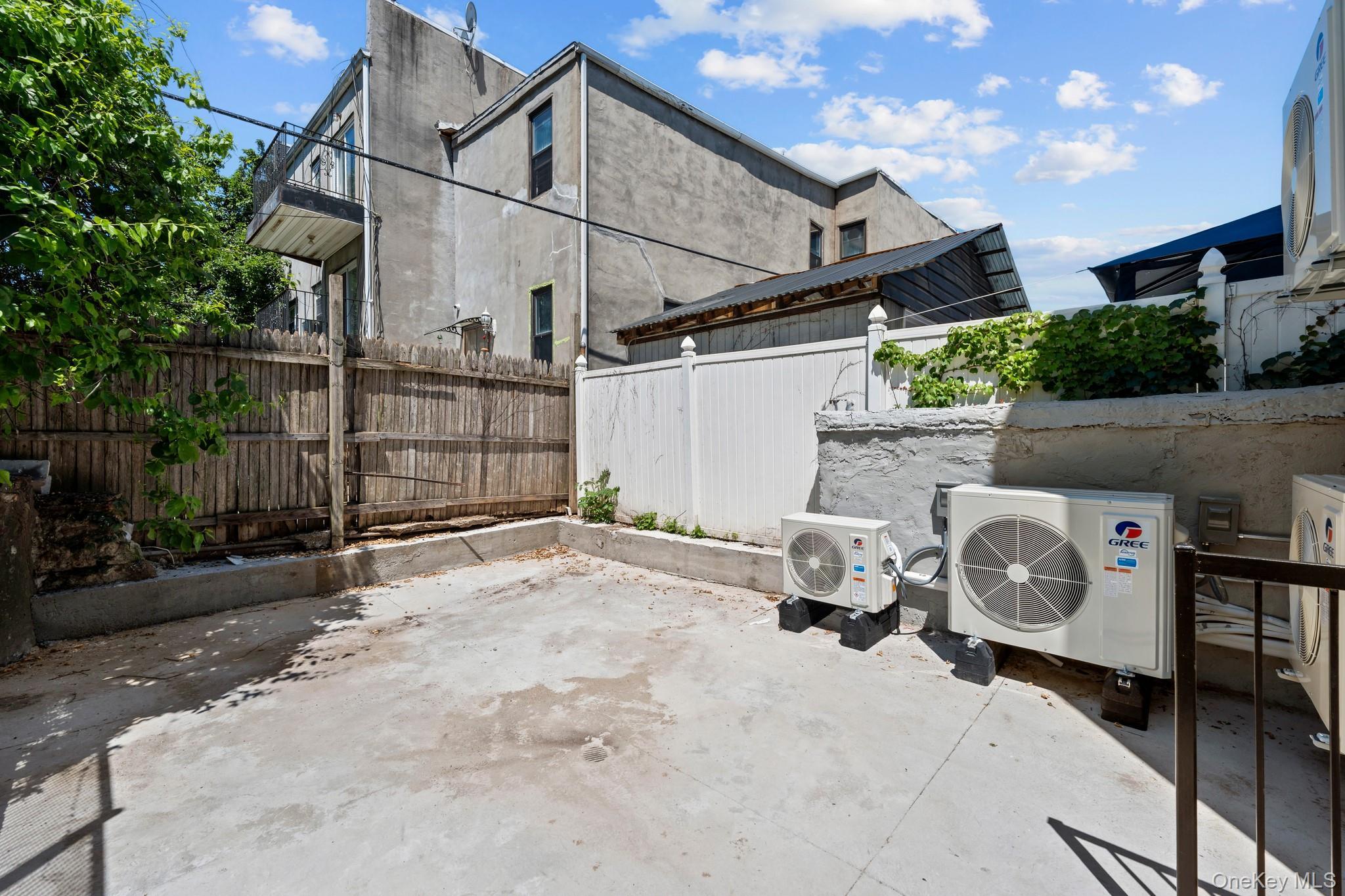 Single Family Linwood  Brooklyn, NY 11208, MLS-1009492-8