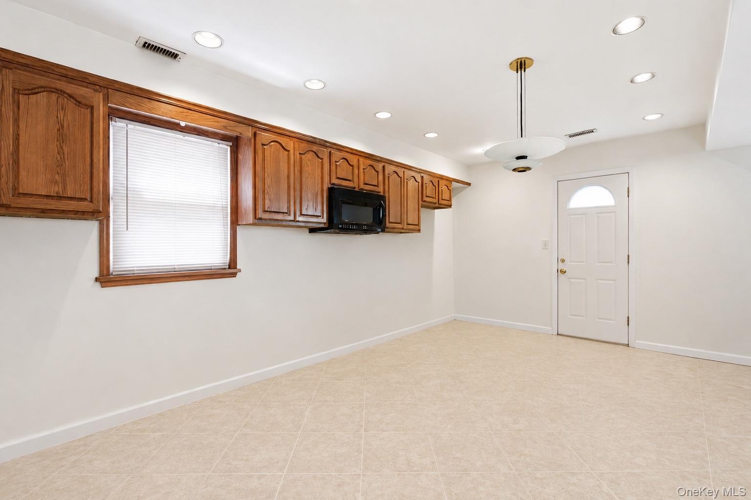 Single Family 91st Queens, NY 11414, MLS-1009495-16