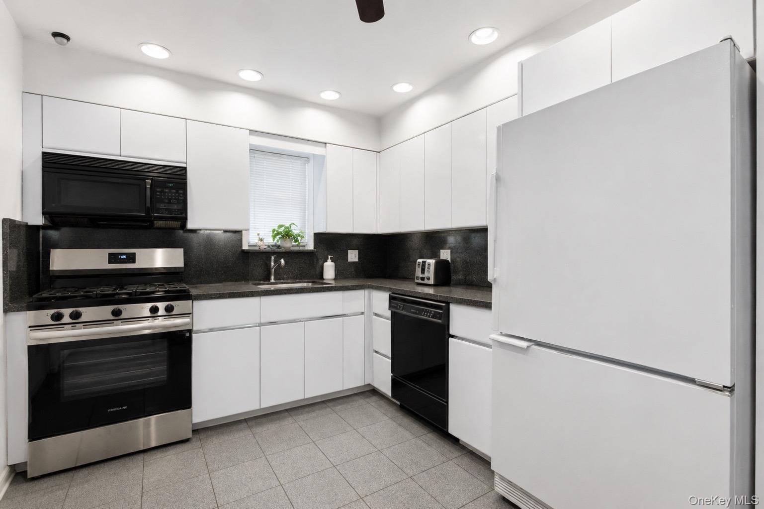 Single Family 91st Queens, NY 11414, MLS-1009495-5