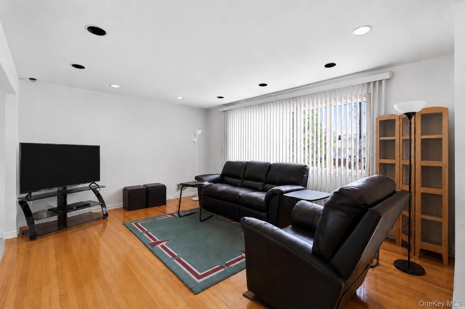 Single Family 91st Queens, NY 11414, MLS-1009495-9