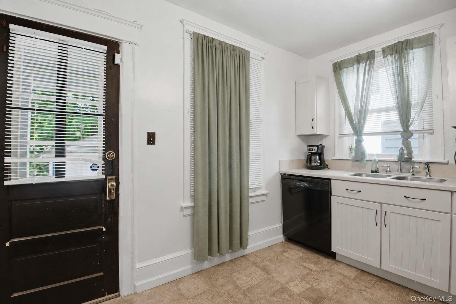 Single Family College Avenue  Dutchess County, NY 12603, MLS-1009506-13