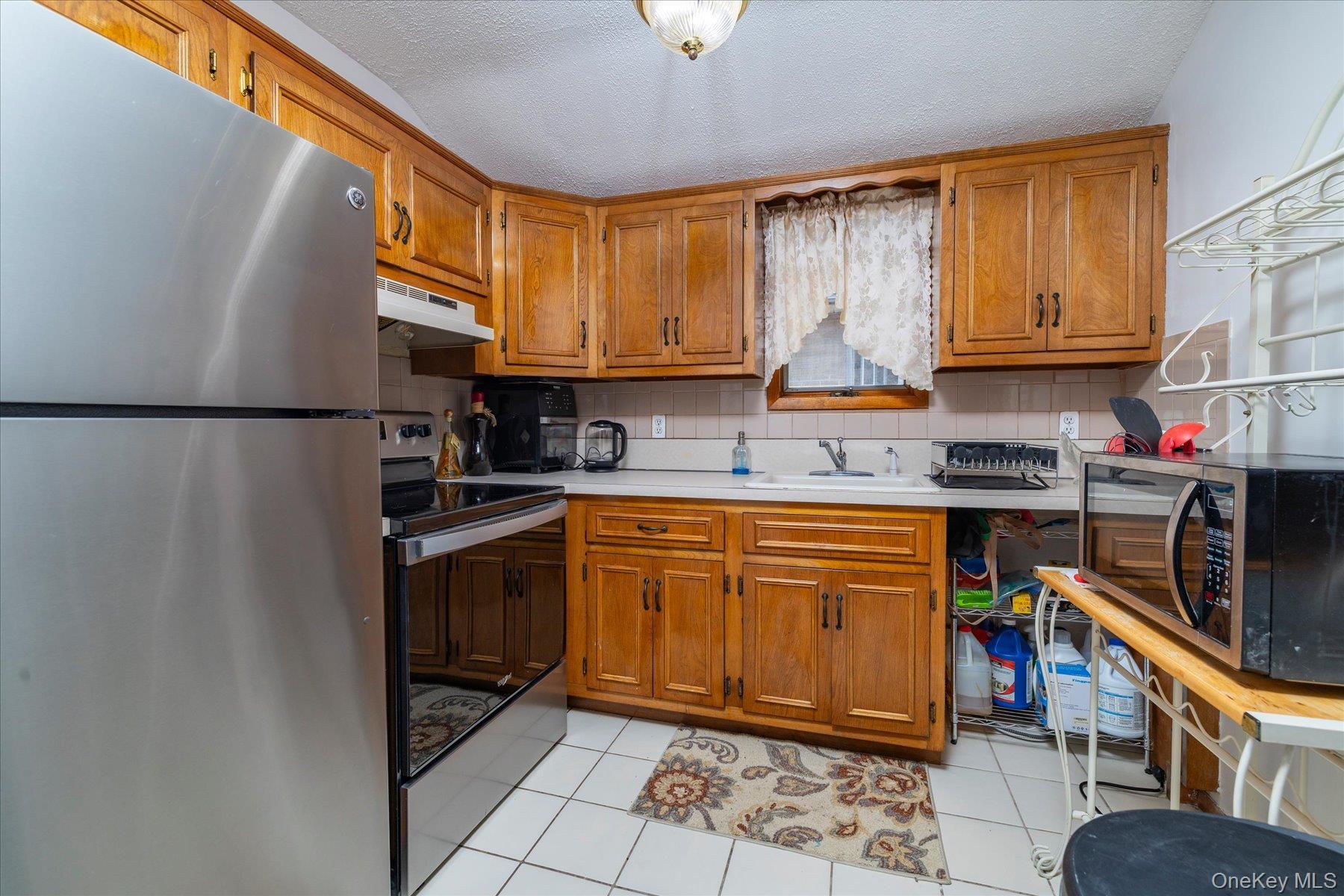 Single Family 230th Place Queens, NY 11413, MLS-1009524-11