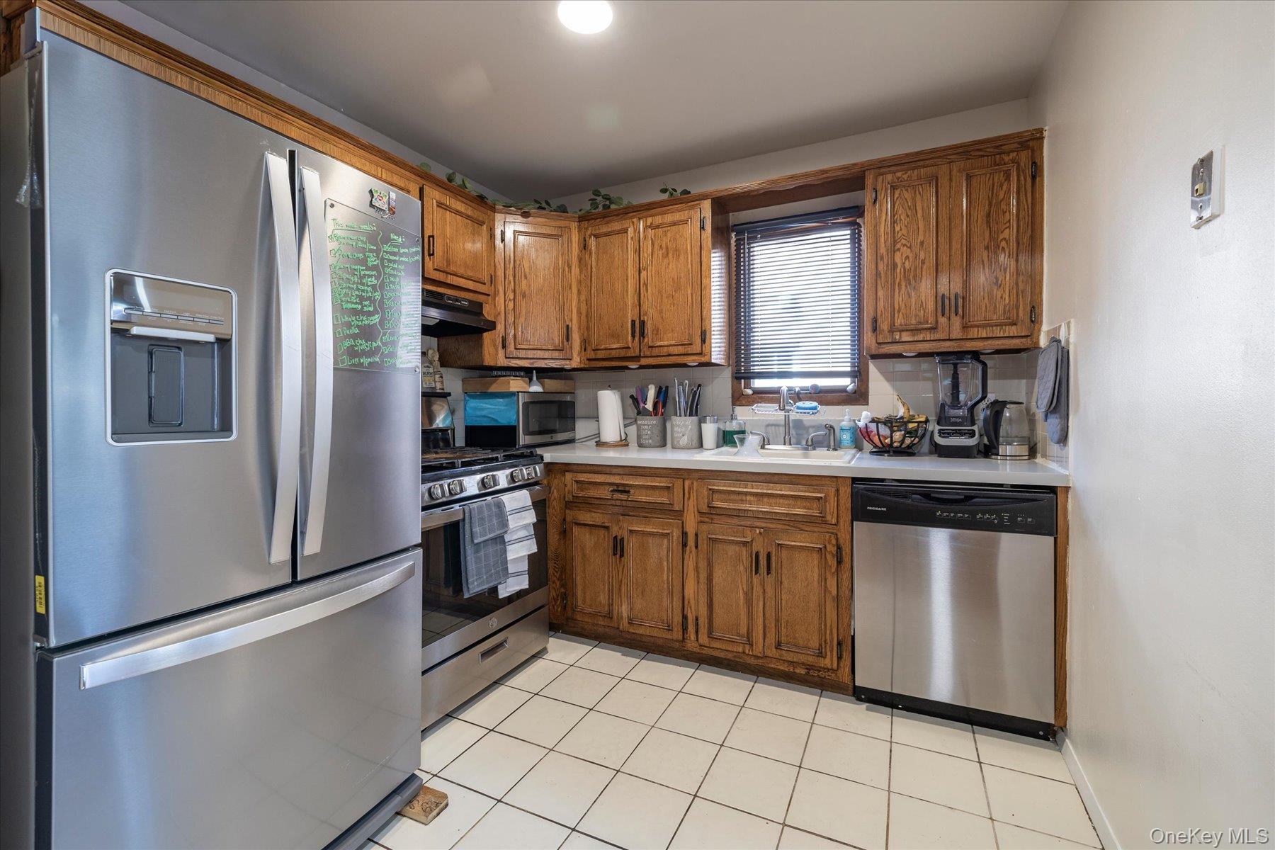 Single Family 230th Place Queens, NY 11413, MLS-1009524-4