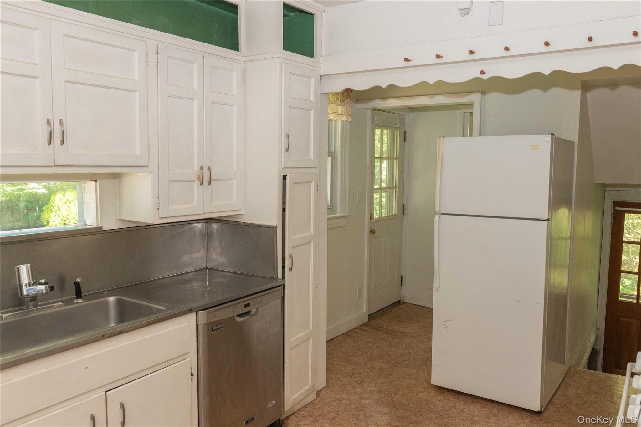 Single Family Sherman Street Nassau County, NY 11563, MLS-1009569-10