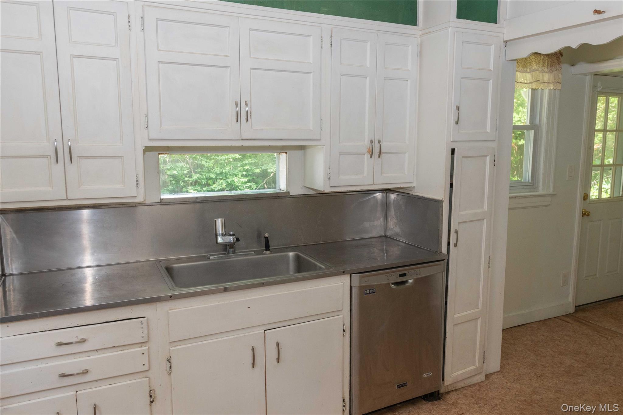 Single Family Sherman Street Nassau County, NY 11563, MLS-1009569-9