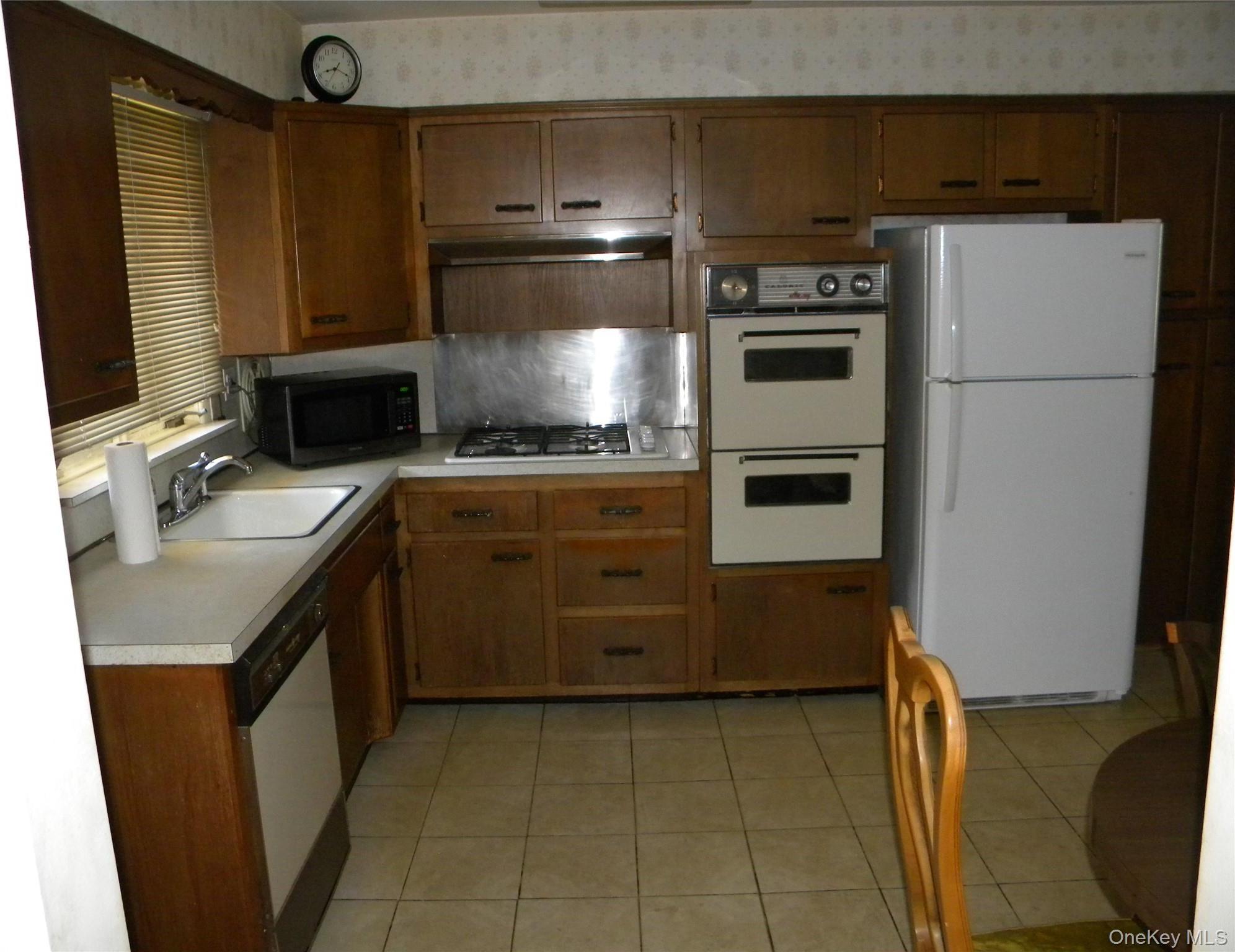 Single Family 210th Place Queens, NY 11360, MLS-1009585-13