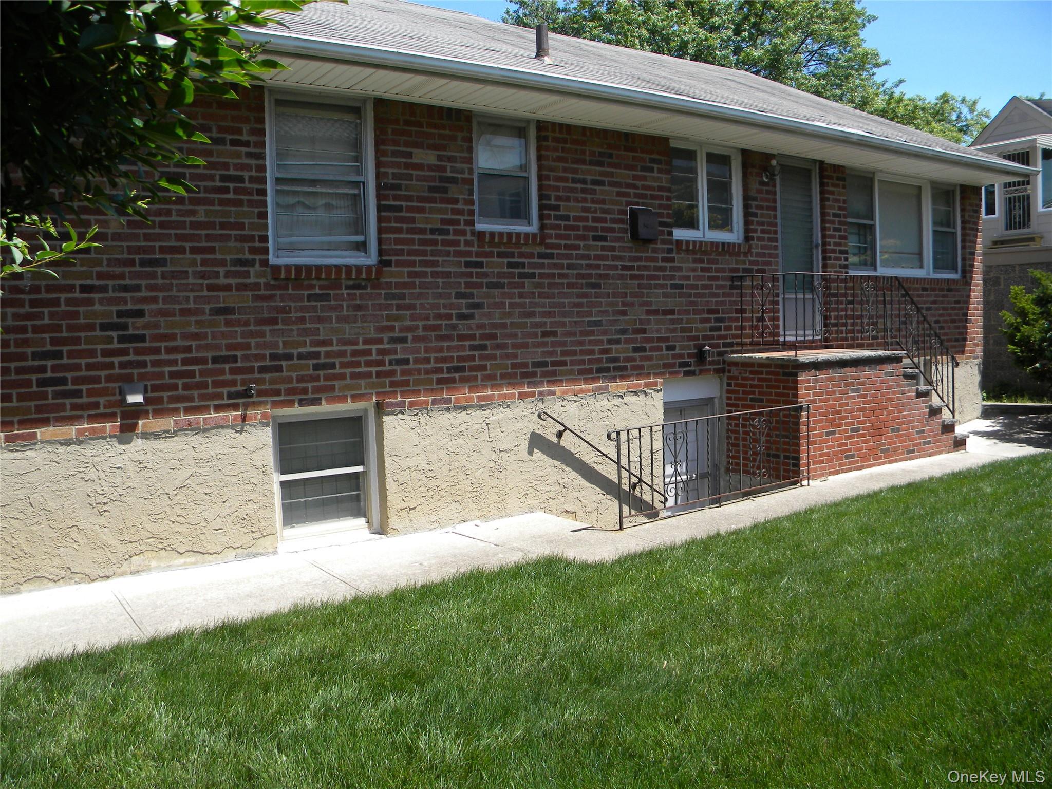 Single Family 210th Place Queens, NY 11360, MLS-1009585-3