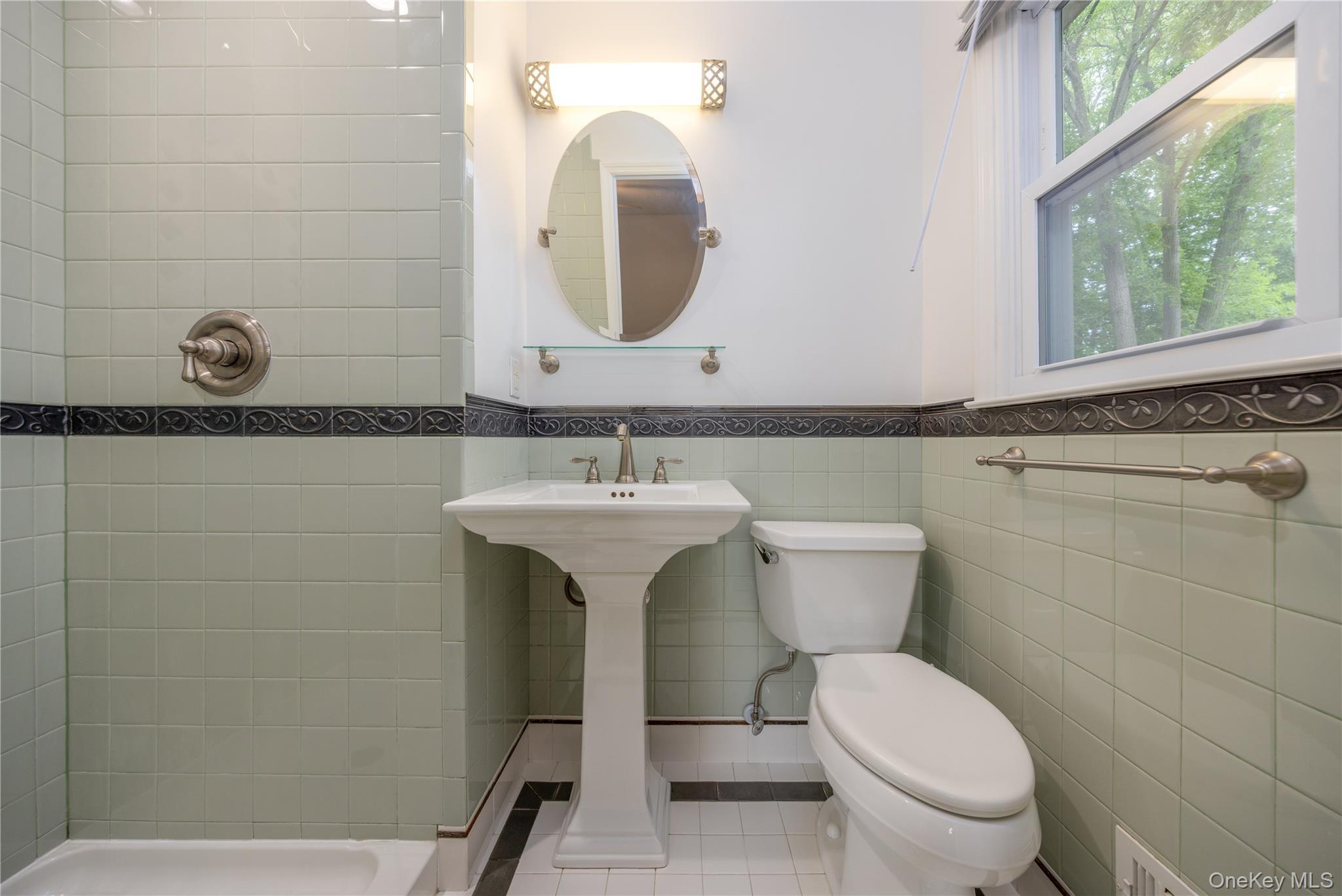 Single Family Guterl Terrace Rockland County, NY 10965, MLS-1009586-14