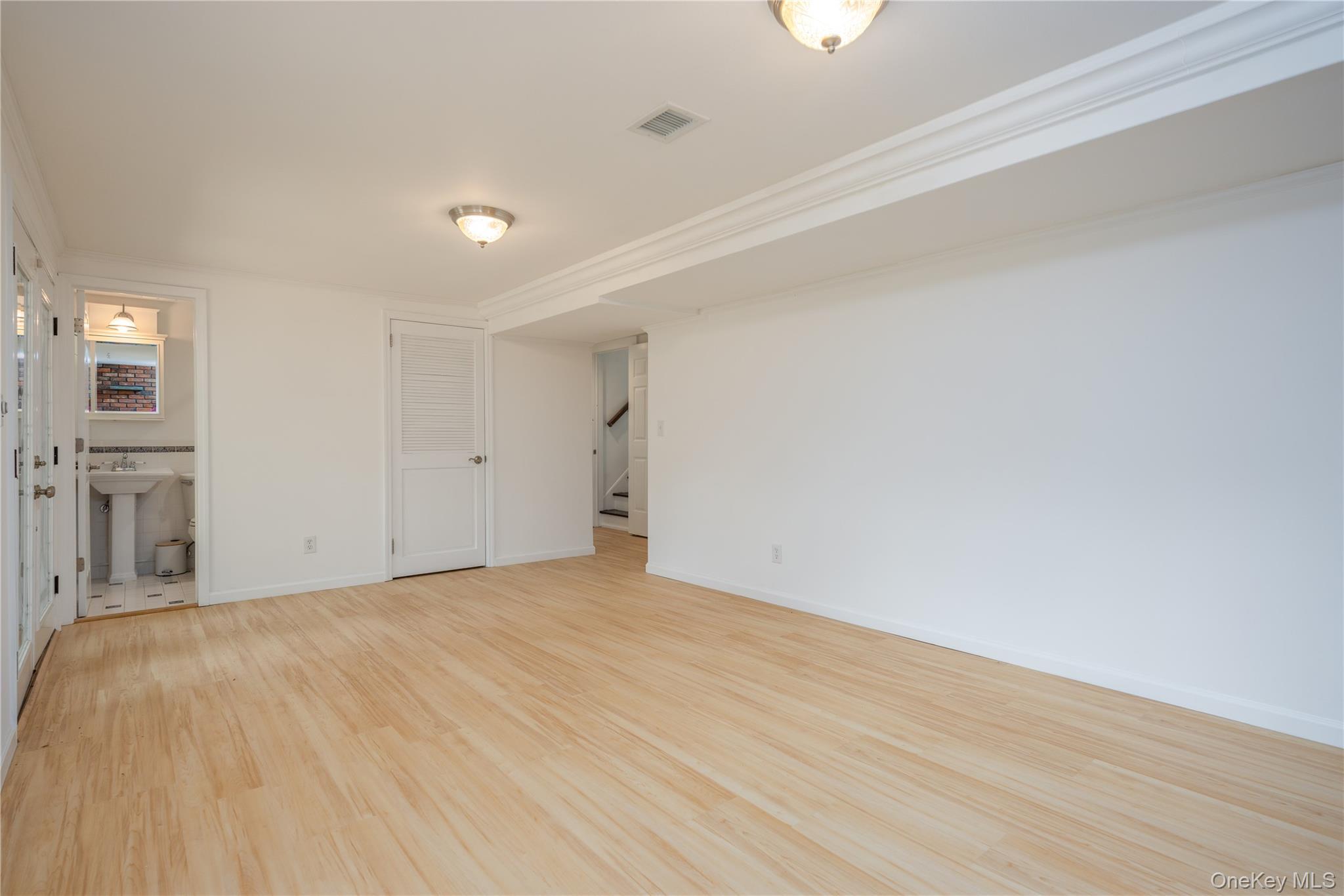 Single Family Guterl Terrace Rockland County, NY 10965, MLS-1009586-22