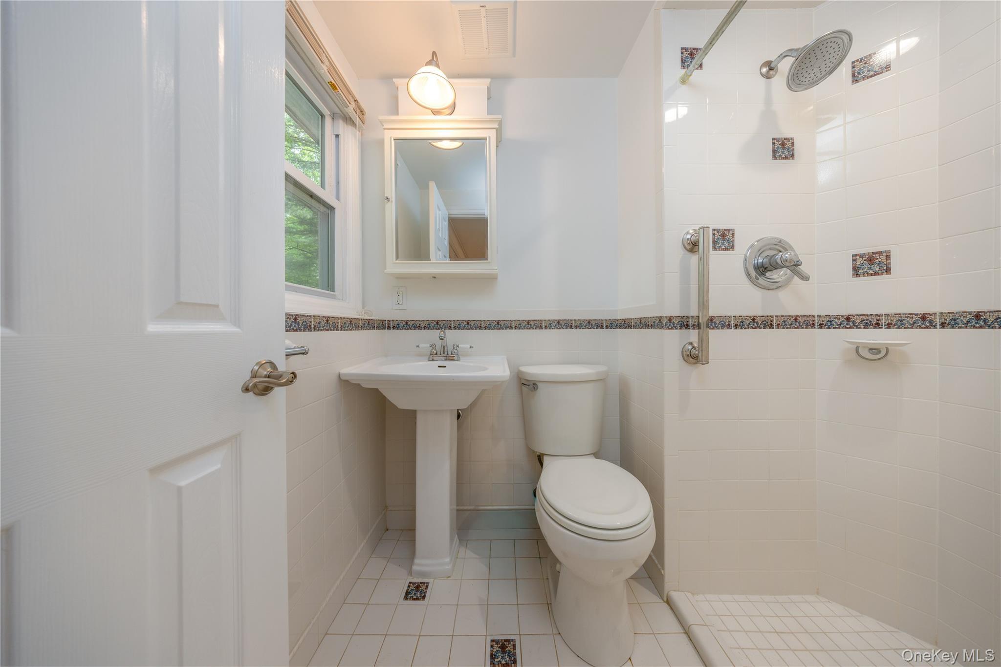 Single Family Guterl Terrace Rockland County, NY 10965, MLS-1009586-24