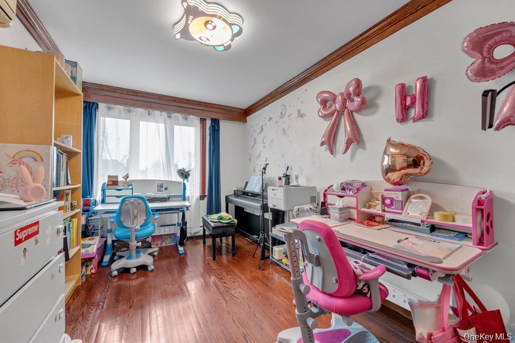 Single Family Fresh Meadow Queens, NY 11365, MLS-1009637-12