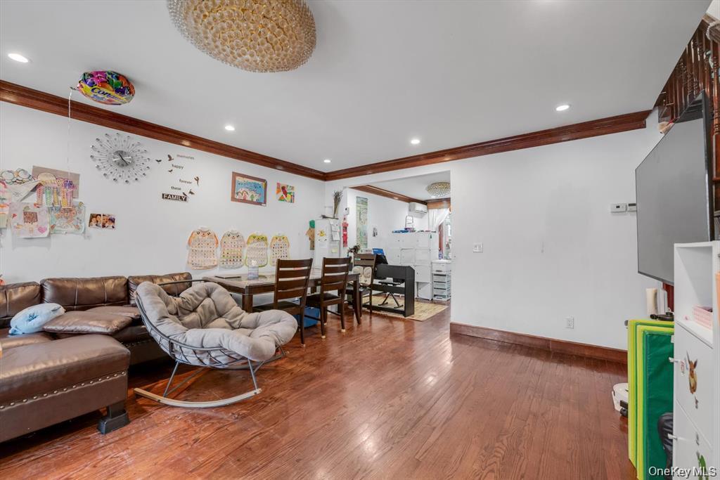 Single Family Fresh Meadow Queens, NY 11365, MLS-1009637-4