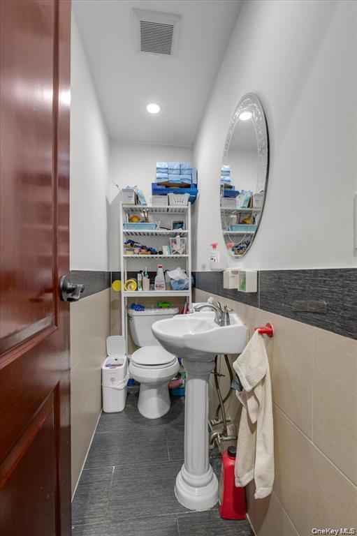 Single Family Fresh Meadow Queens, NY 11365, MLS-1009637-8