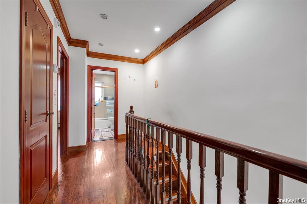 Single Family Fresh Meadow Queens, NY 11365, MLS-1009637-9