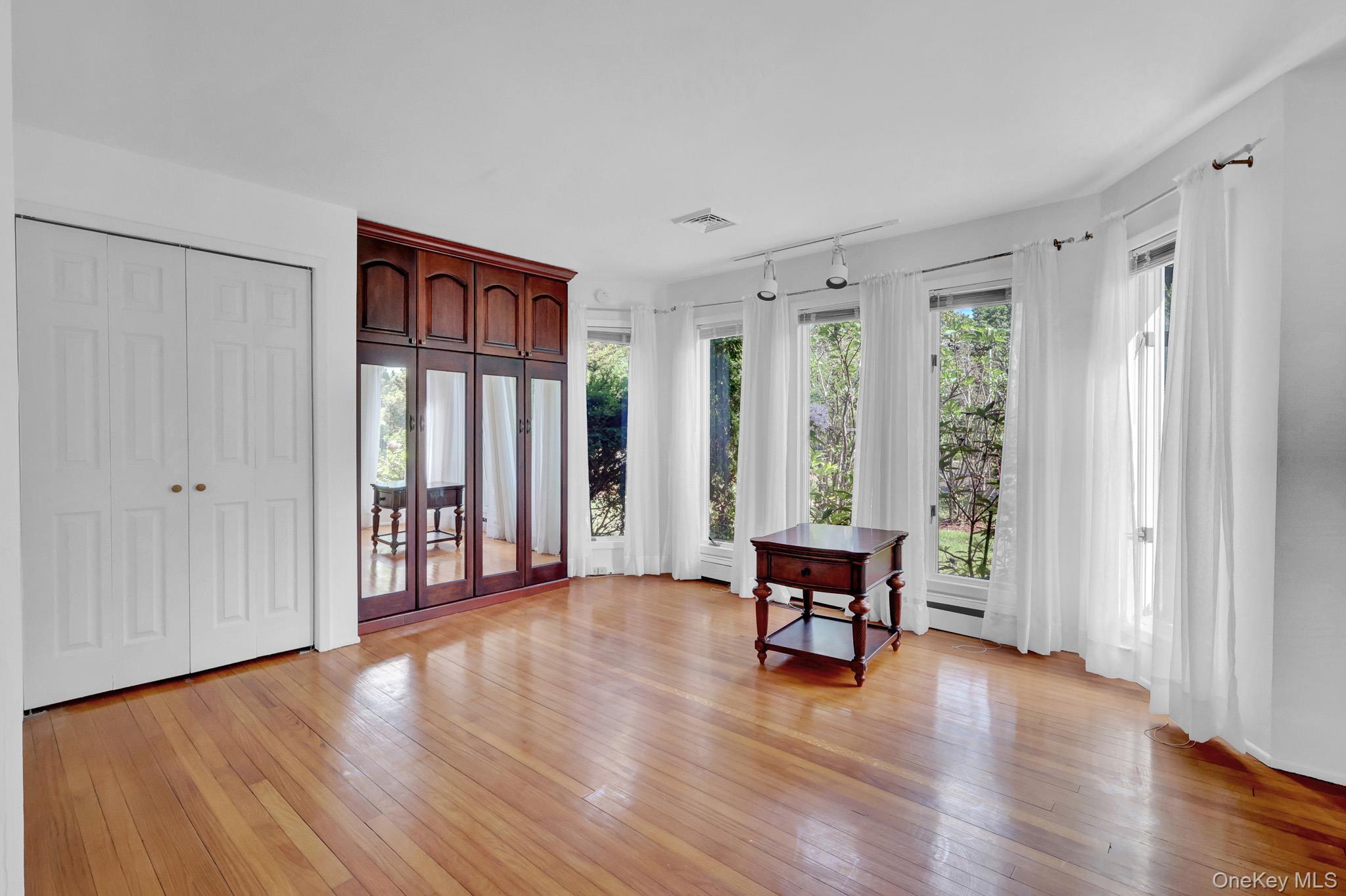 Single Family Last Lane Suffolk County, NY 11946, MLS-1009660-21