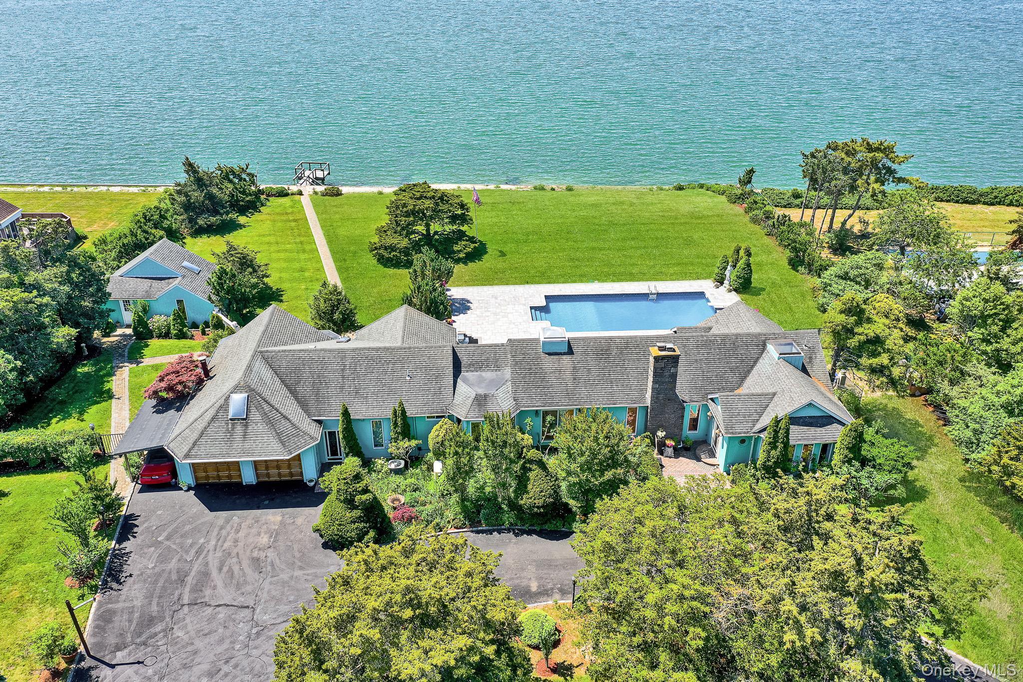 Single Family Last Lane Suffolk County, NY 11946, MLS-1009660-32