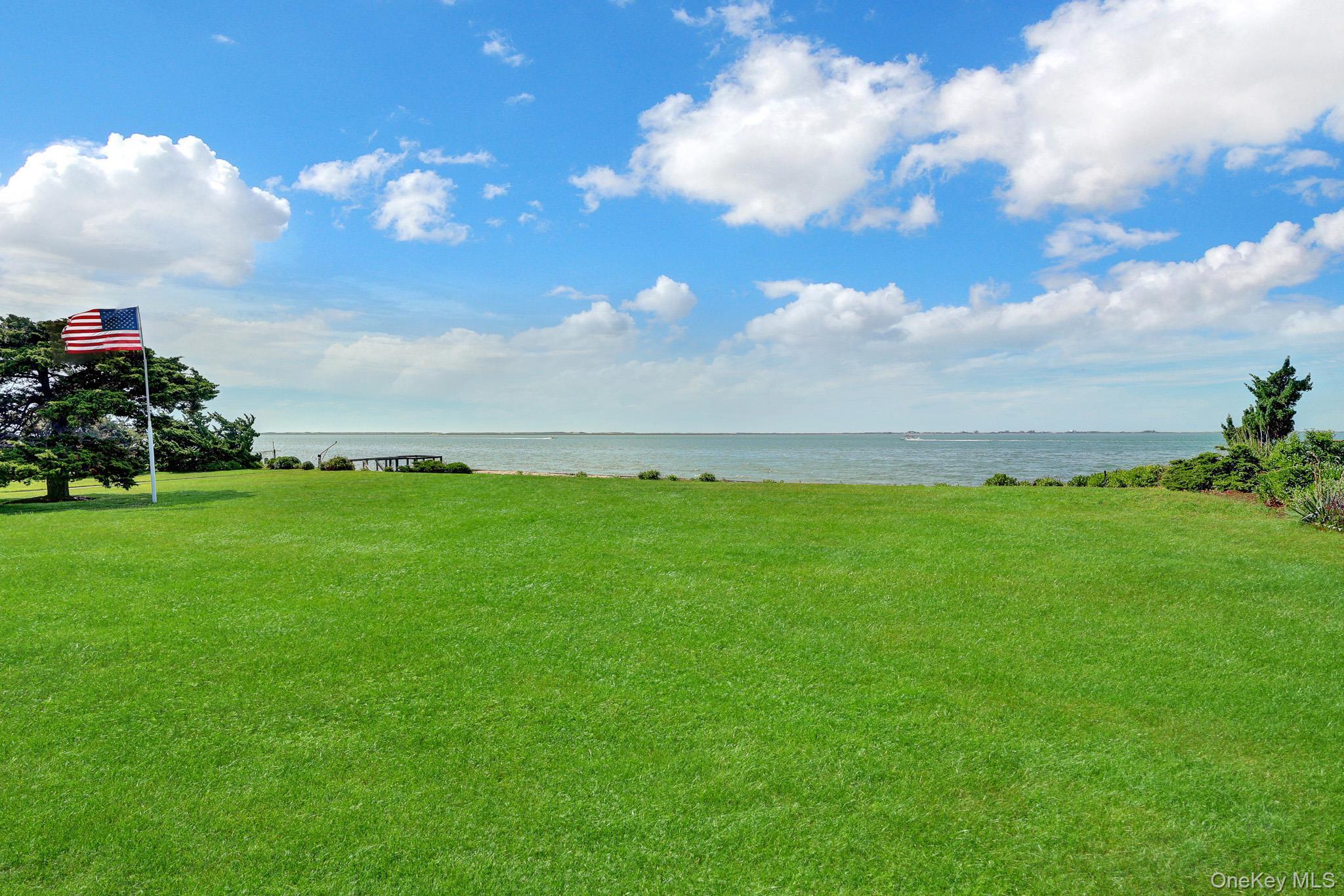 Single Family Last Lane Suffolk County, NY 11946, MLS-1009660-4