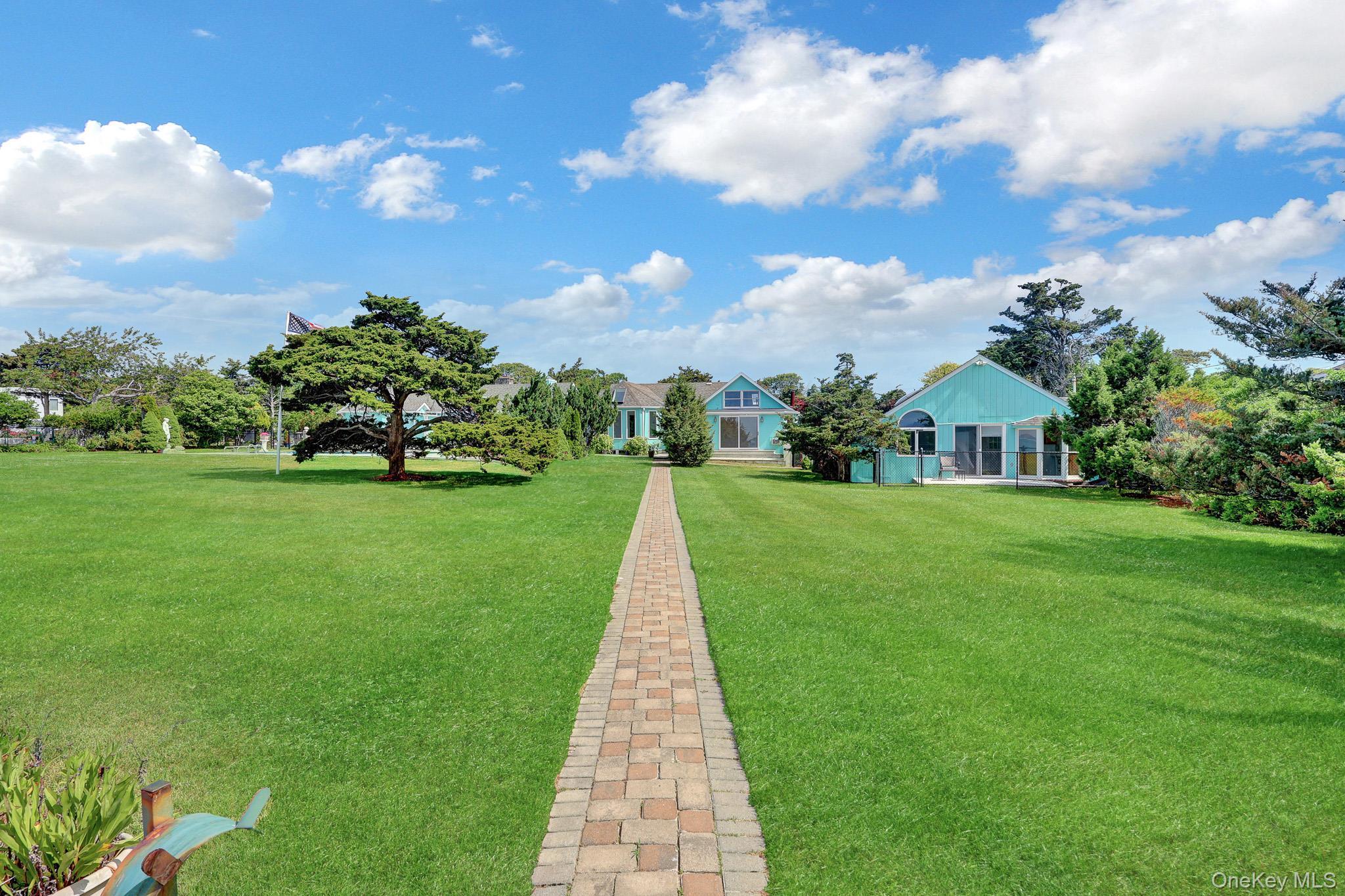 Single Family Last Lane Suffolk County, NY 11946, MLS-1009660-8
