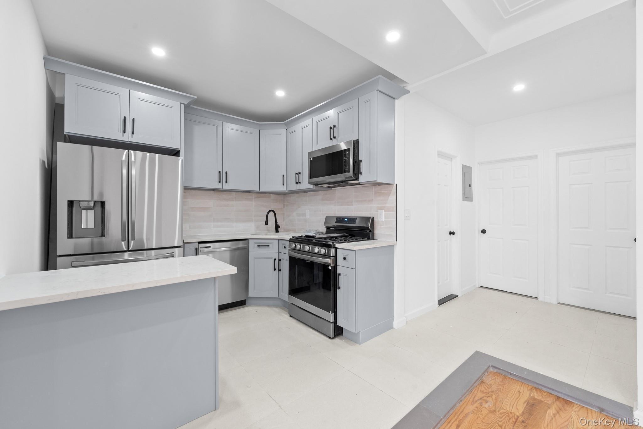 Single Family Avenue A  Brooklyn, NY 11236, MLS-1009676-3