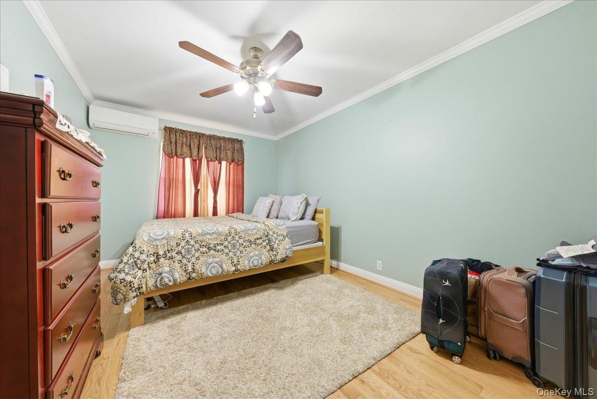 Single Family Fish Avenue Bronx, NY 10469, MLS-1009677-11