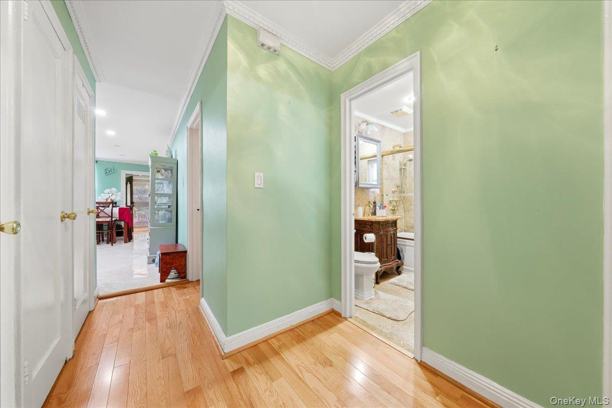 Single Family Fish Avenue Bronx, NY 10469, MLS-1009677-13