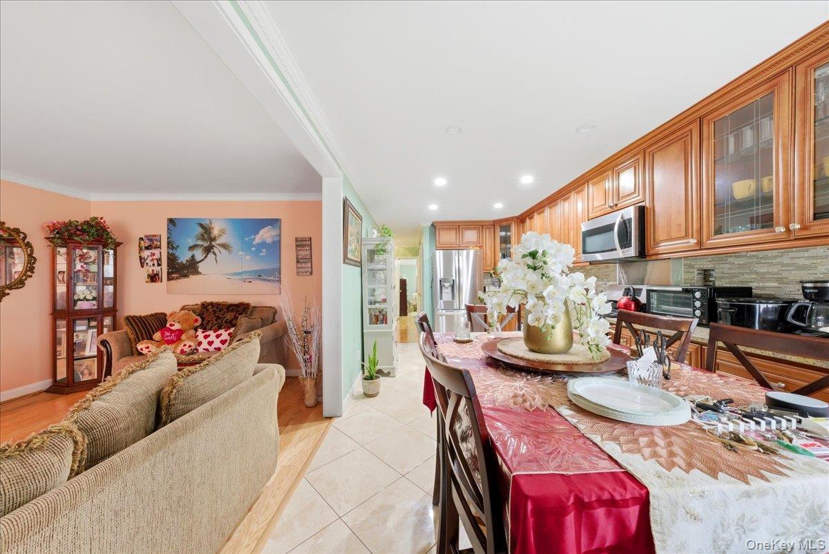 Single Family Fish Avenue Bronx, NY 10469, MLS-1009677-16