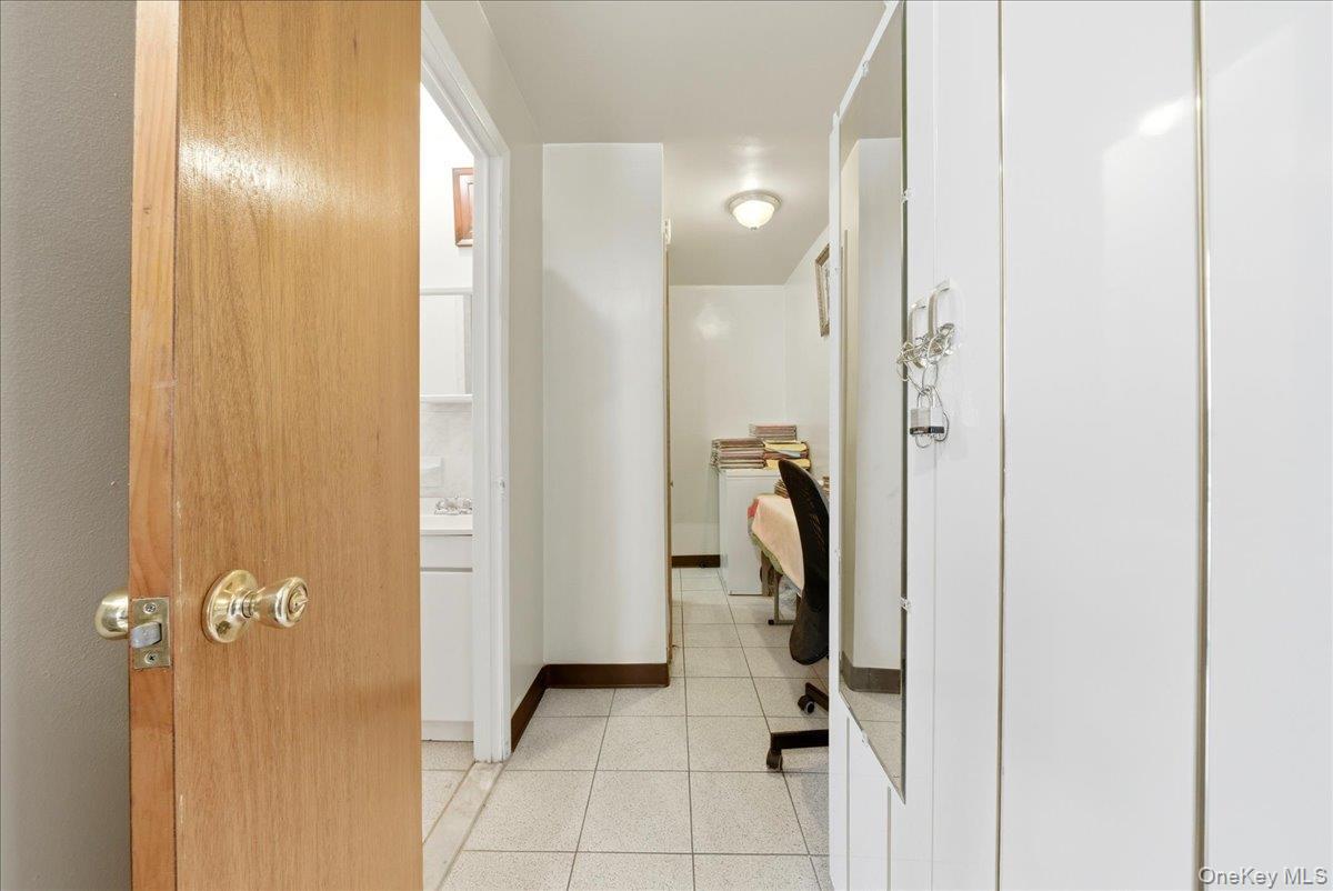 Single Family Fish Avenue Bronx, NY 10469, MLS-1009677-23