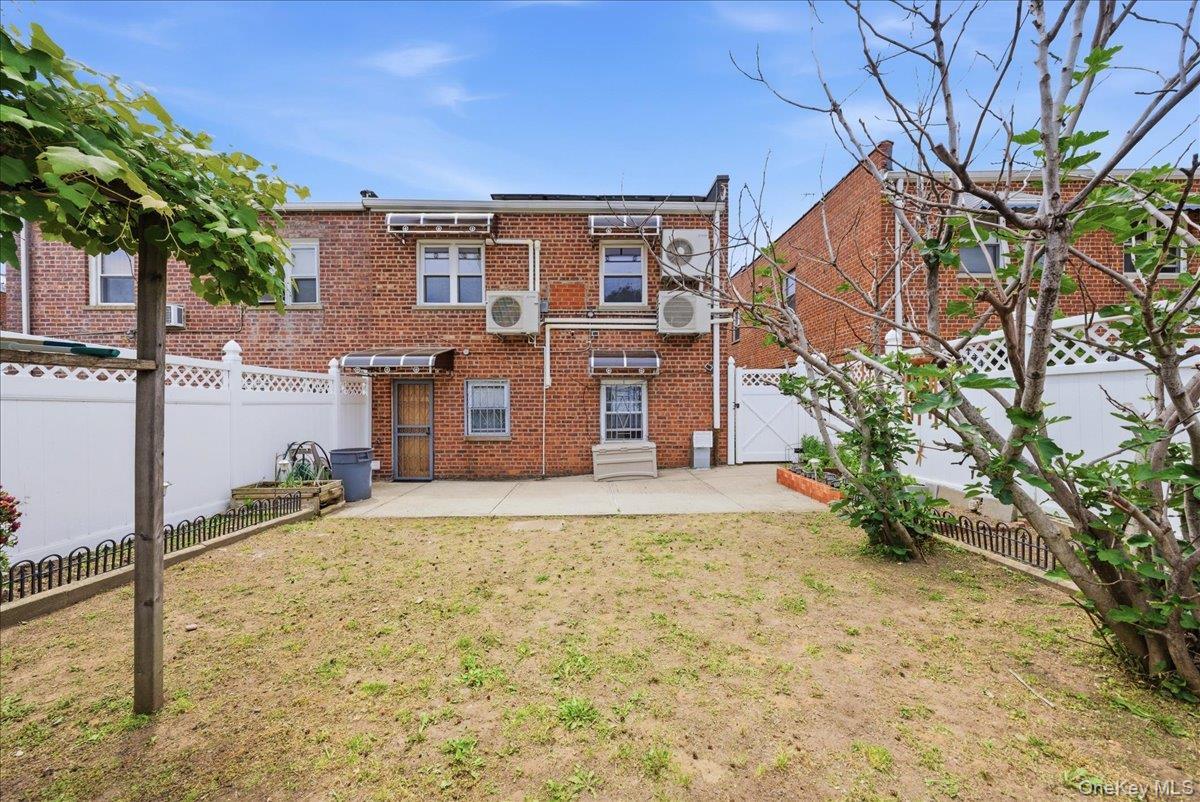 Single Family Fish Avenue Bronx, NY 10469, MLS-1009677-27