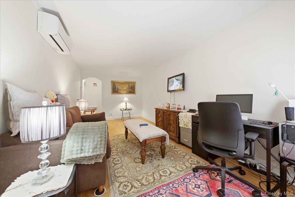 Single Family Fish Avenue Bronx, NY 10469, MLS-1009677-32