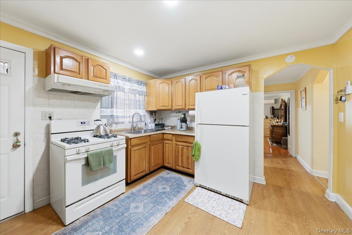 Single Family Fish Avenue Bronx, NY 10469, MLS-1009677-36