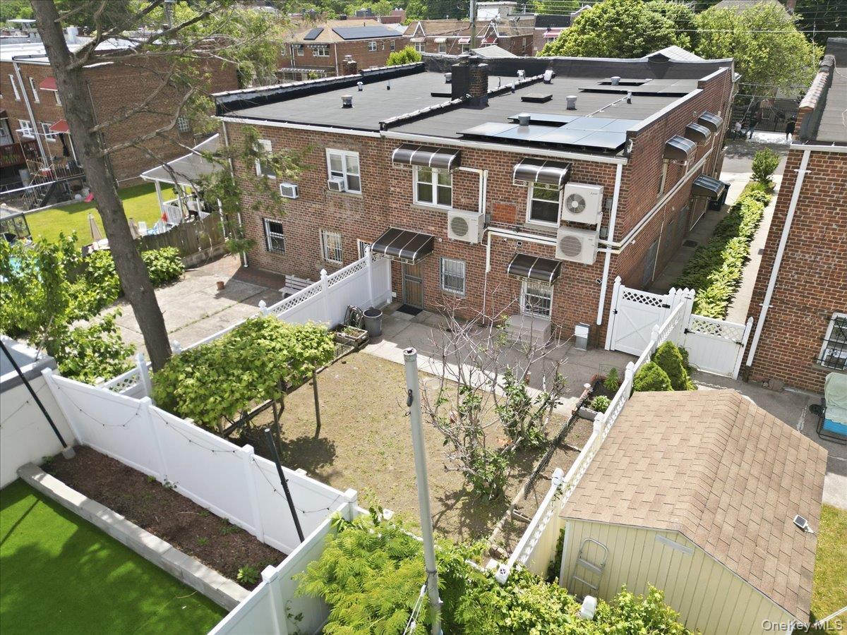 Single Family Fish Avenue Bronx, NY 10469, MLS-1009677-5