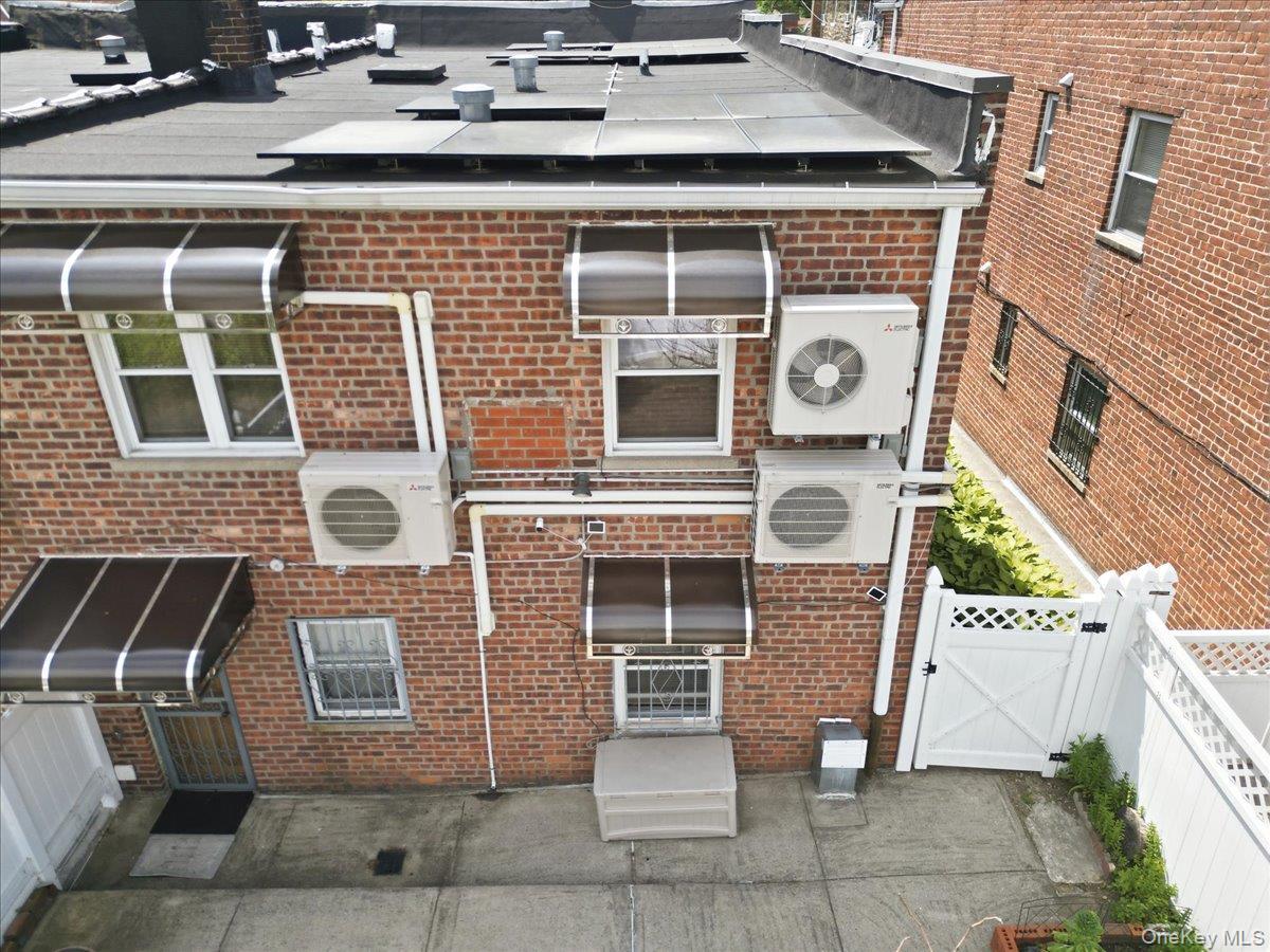 Single Family Fish Avenue Bronx, NY 10469, MLS-1009677-6