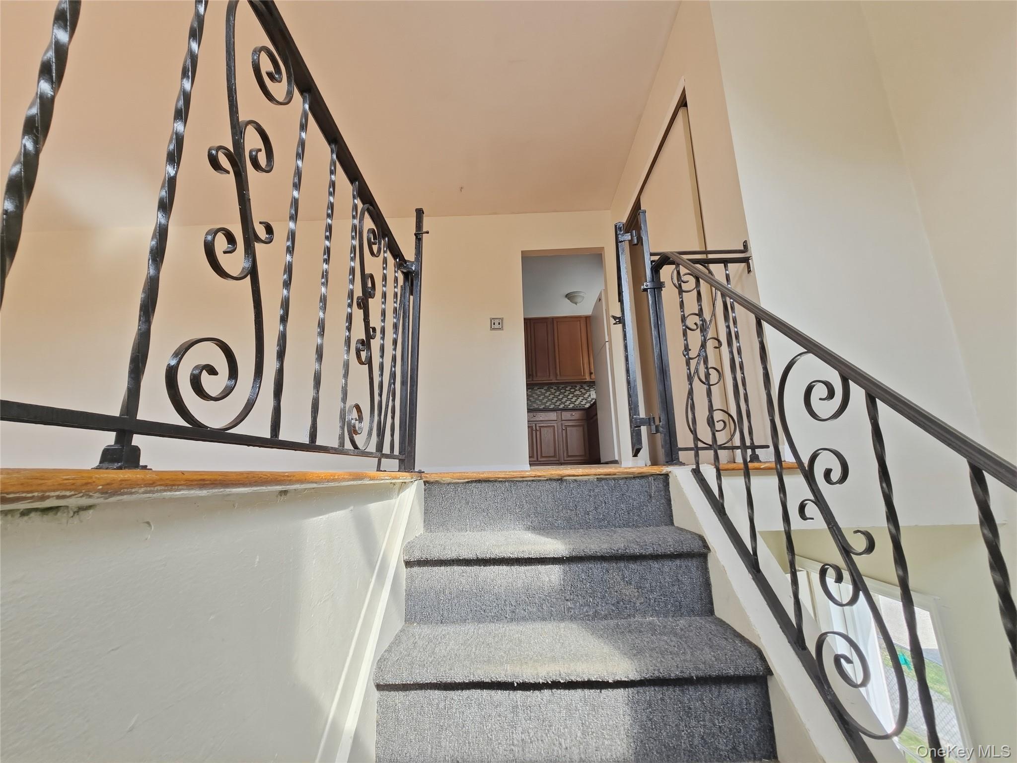Single Family 181st Street Queens, NY 11413, MLS-1009684-16