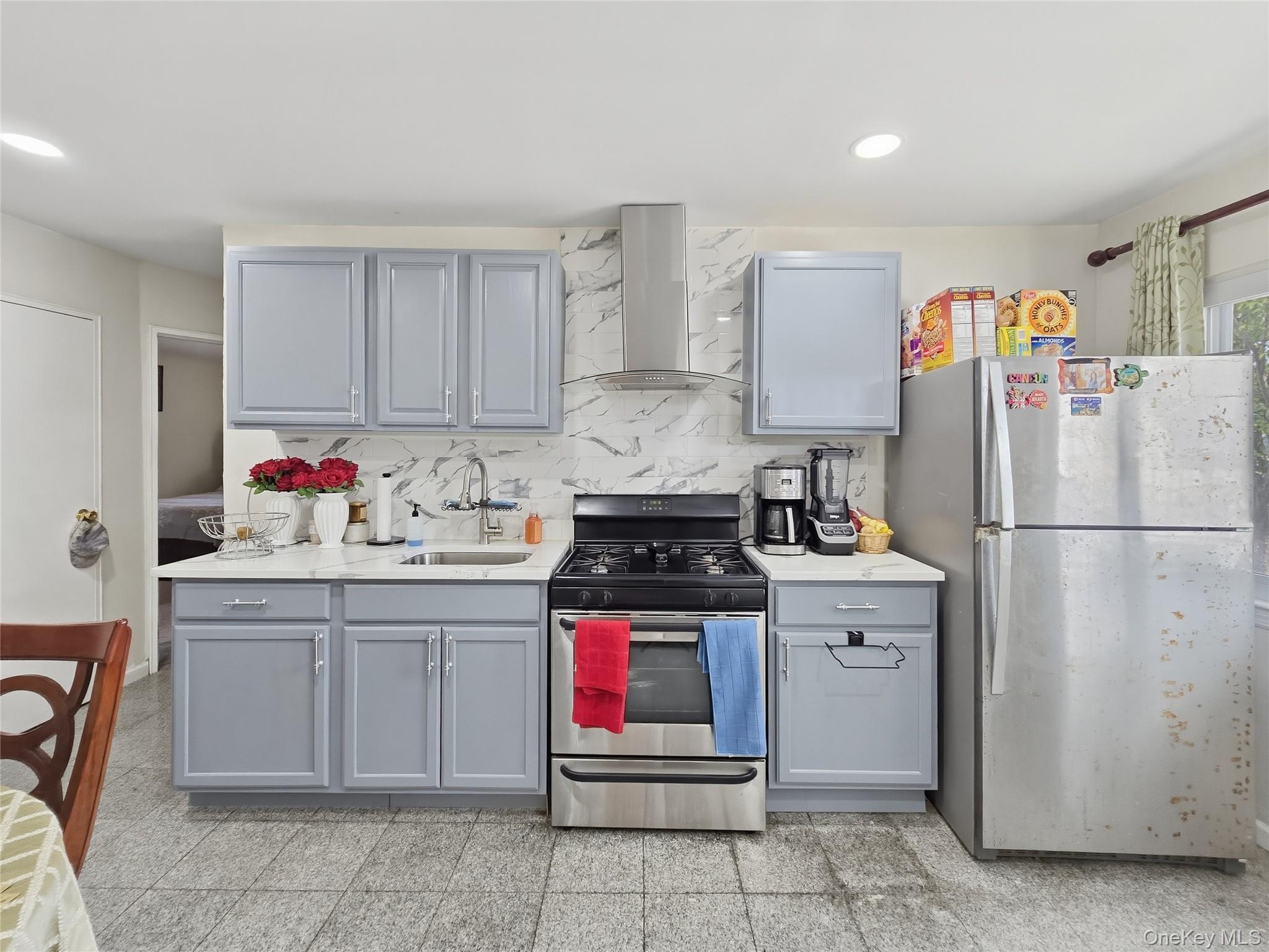 Single Family 181st Street Queens, NY 11413, MLS-1009684-21