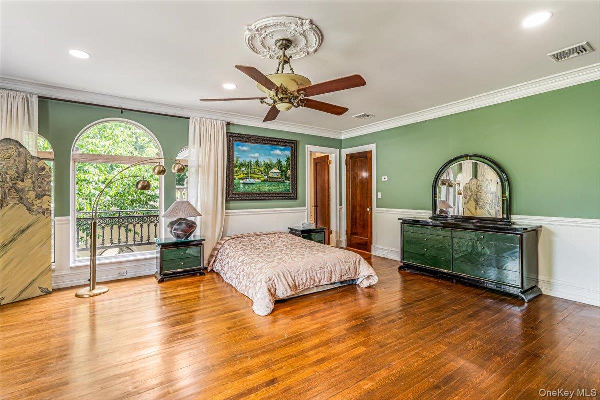 Single Family Cedar Swamp  Nassau County, NY 11545, MLS-1009813-23