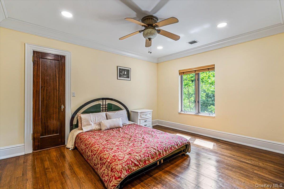 Single Family Cedar Swamp  Nassau County, NY 11545, MLS-1009813-27