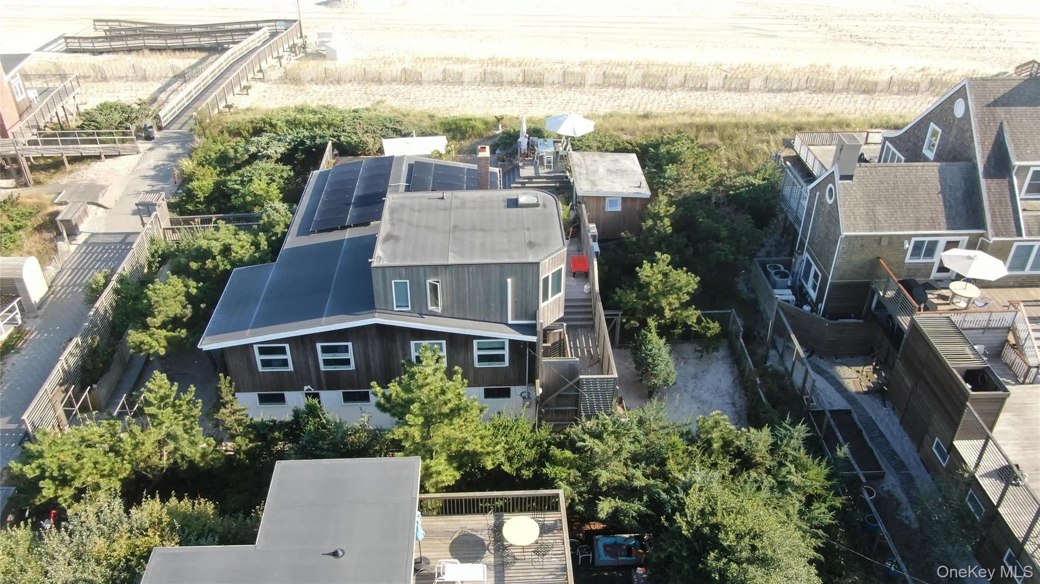 Single Family Evergreen Avenue  Suffolk County, NY 11770, MLS-1009823-31