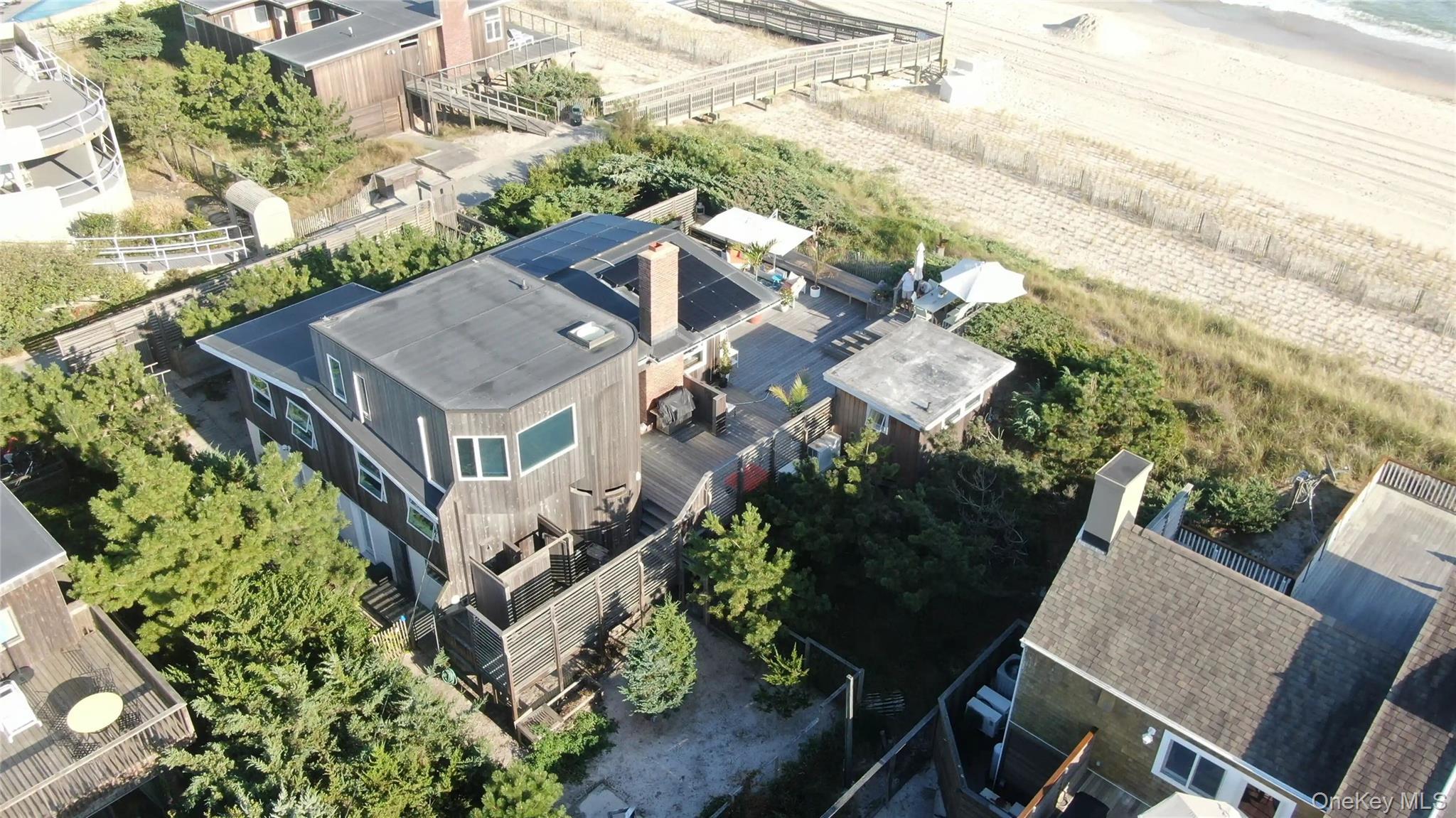 Single Family Evergreen Avenue  Suffolk County, NY 11770, MLS-1009823-32