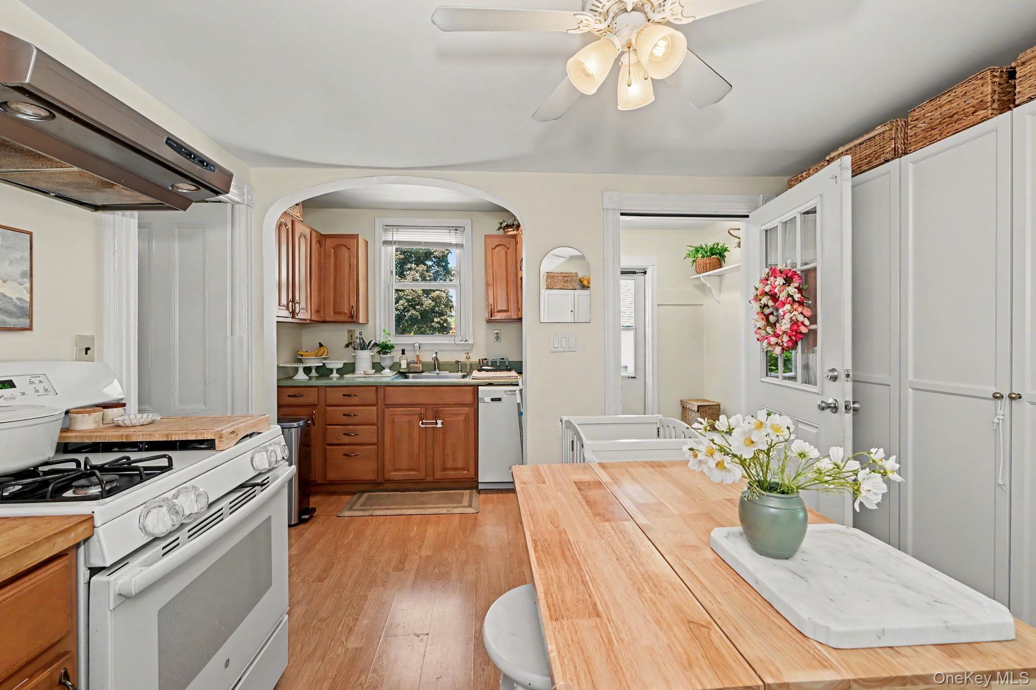 Single Family Leonard Out Of Area, NY 06905, MLS-1009827-11