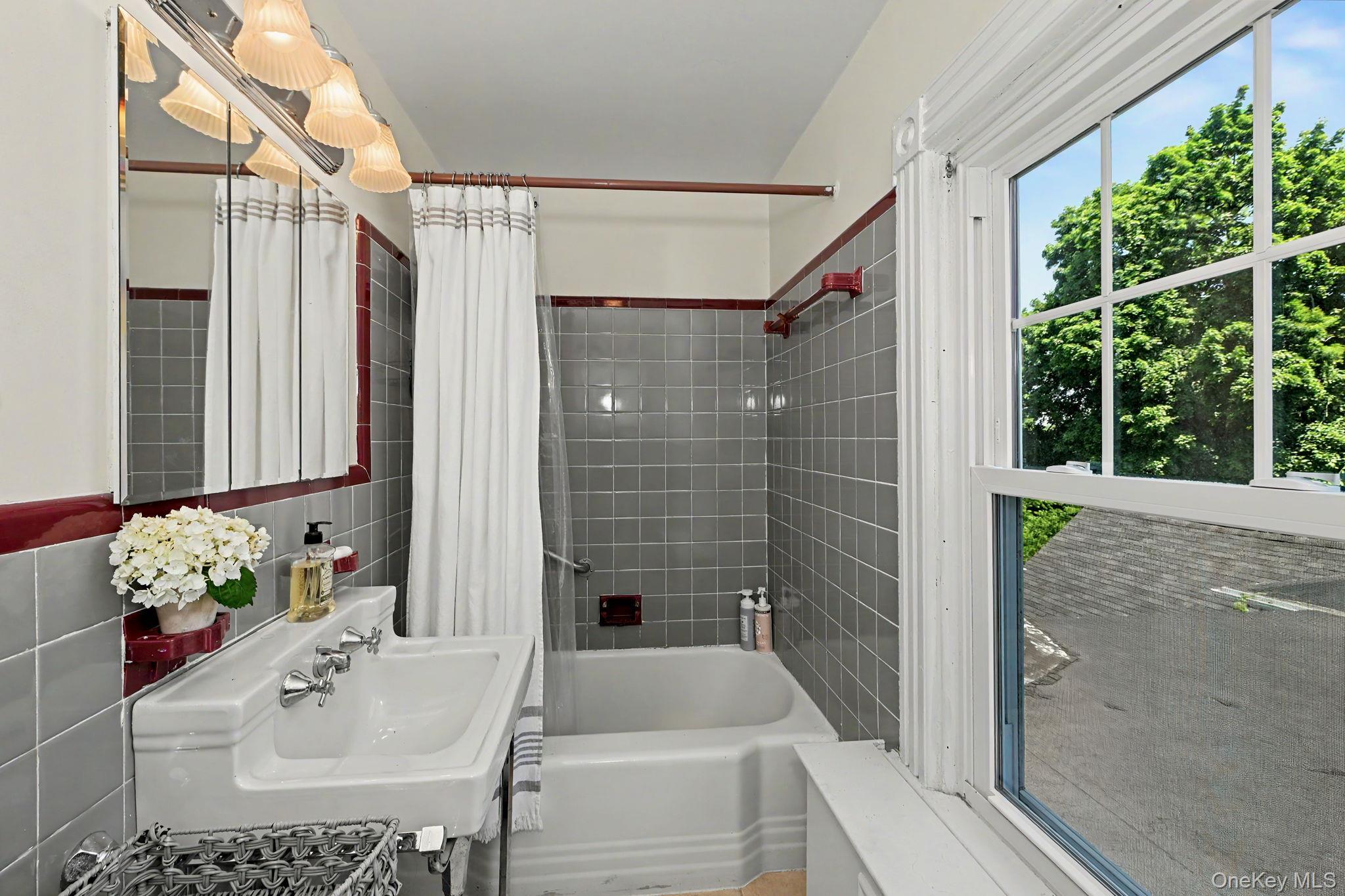 Single Family Leonard Out Of Area, NY 06905, MLS-1009827-24