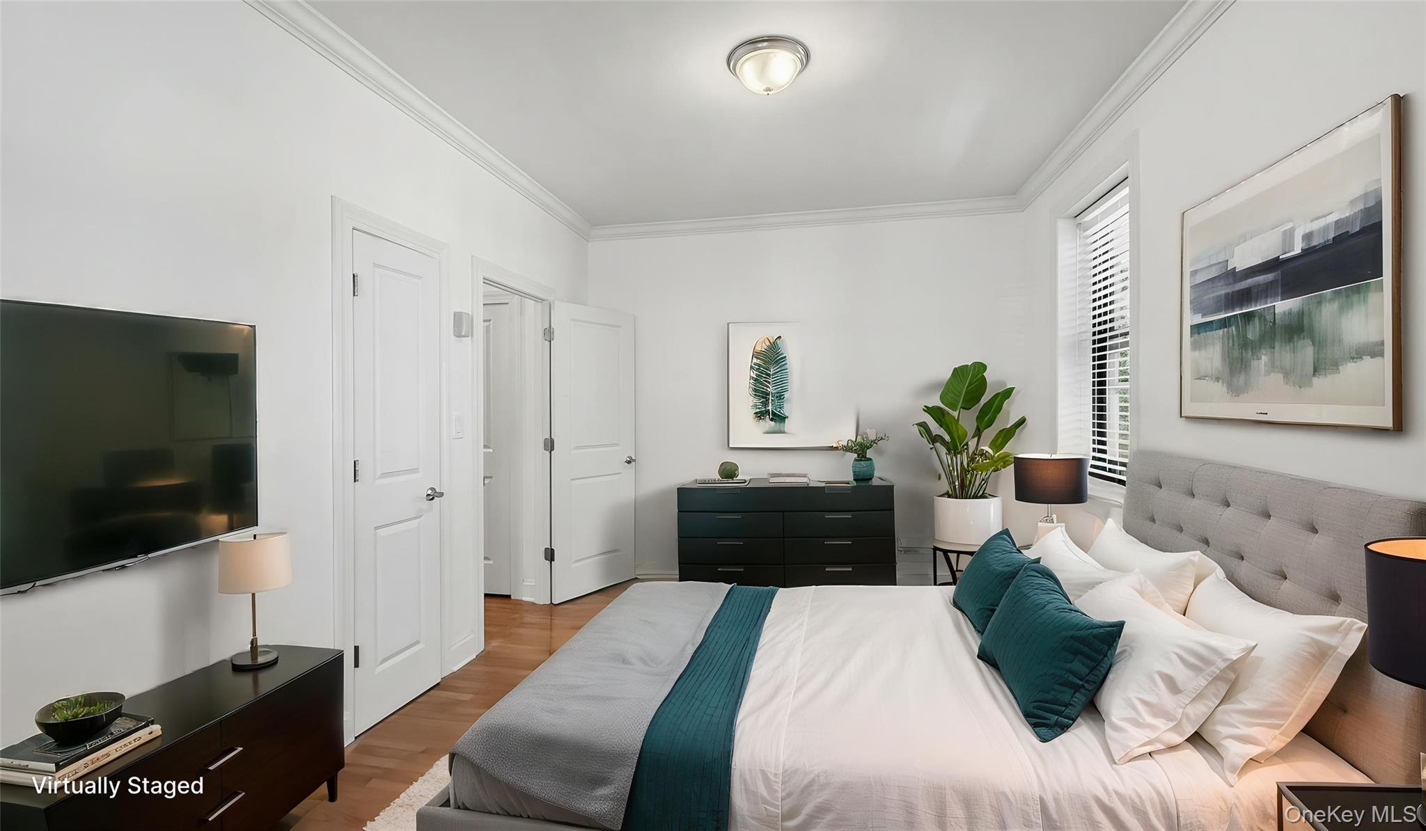 Coop Broadway  Manhattan, NY 10040, MLS-1009833-16