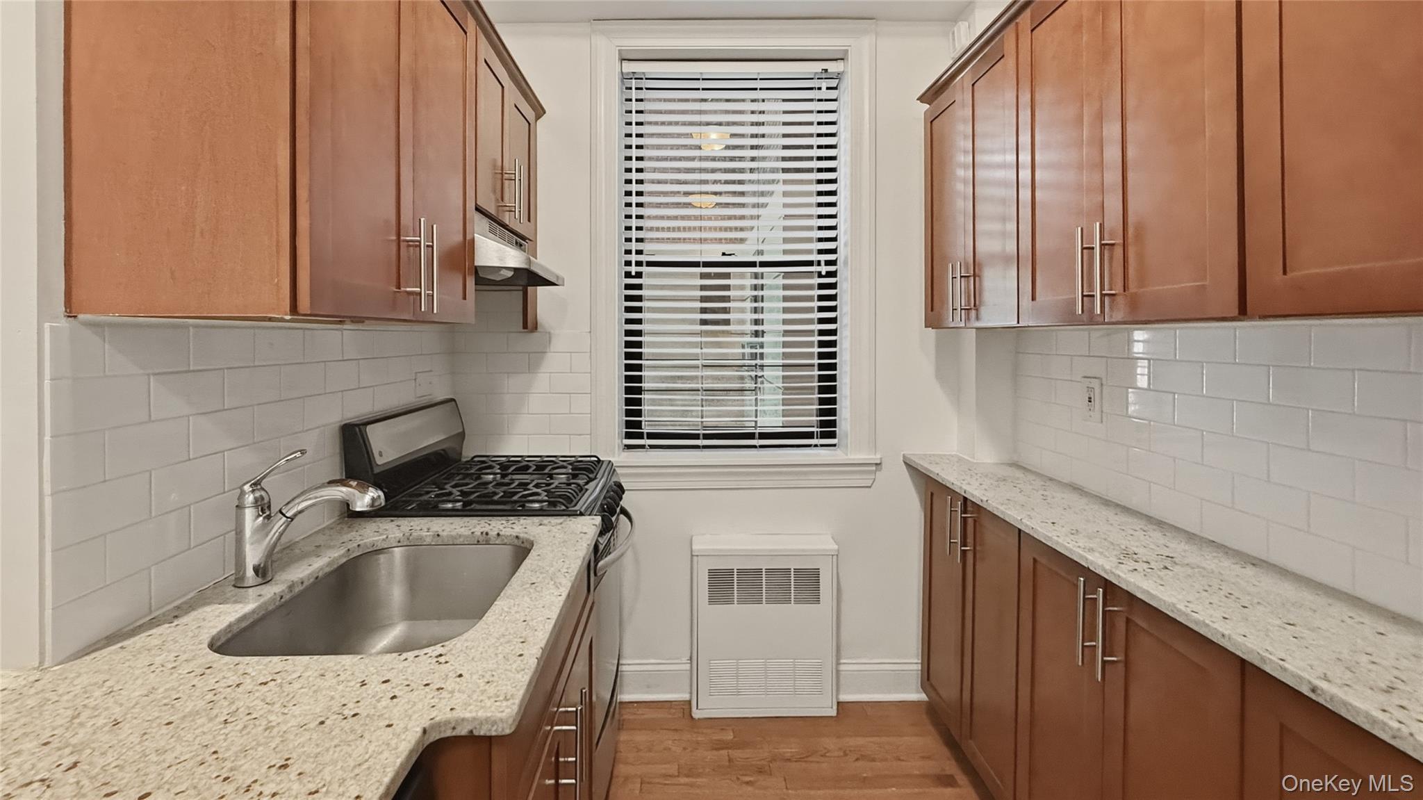 Coop Broadway  Manhattan, NY 10040, MLS-1009833-4